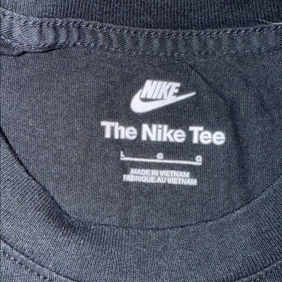 Nike  Black Tee with Red Graphic EUC Sz L - Picture 2 of 4
